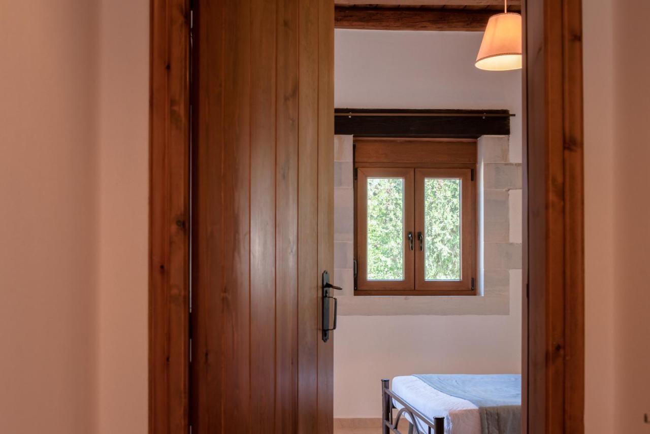 Koules Estate, With Private Pools & Bbq - Embracing Nature, By Thinkvilla Argouli Exterior photo