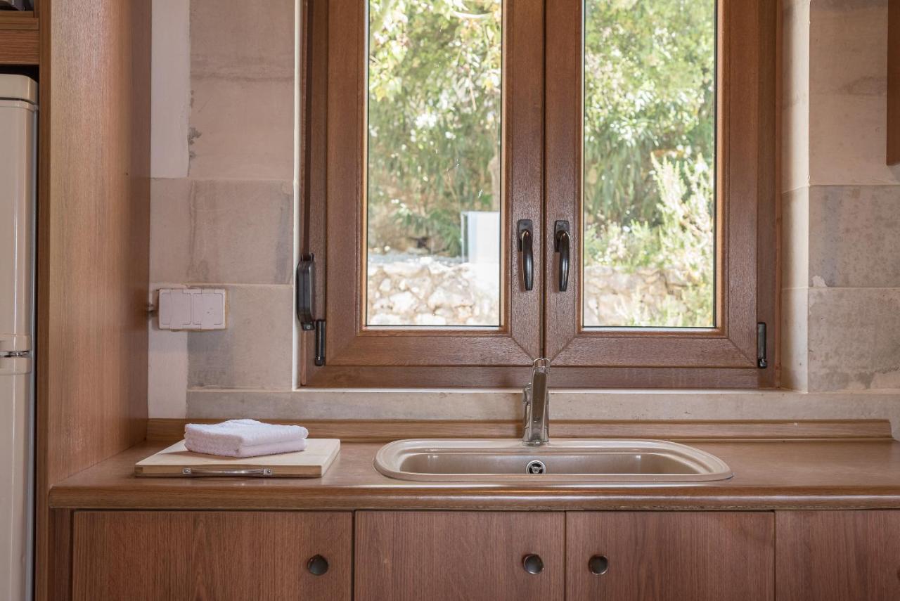 Koules Estate, With Private Pools & Bbq - Embracing Nature, By Thinkvilla Argouli Exterior photo
