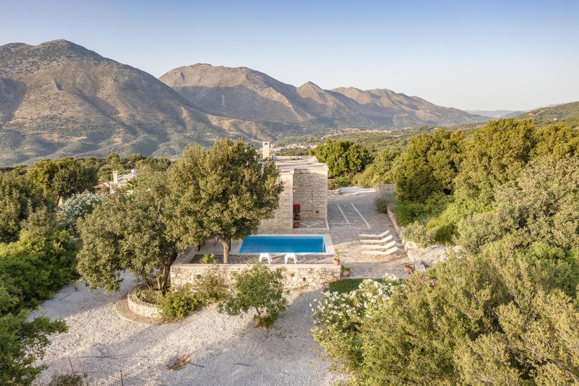 Koules Estate, With Private Pools & Bbq - Embracing Nature, By Thinkvilla Argouli Room photo